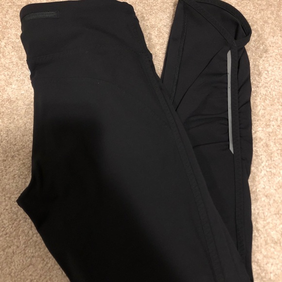 Lululemon Crop Leggings - size 8- EUC